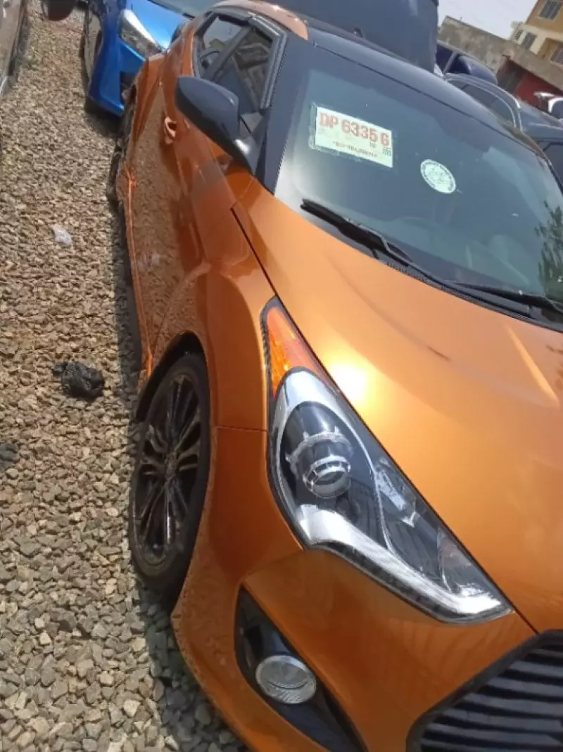 Hyundai Veloster - 2015