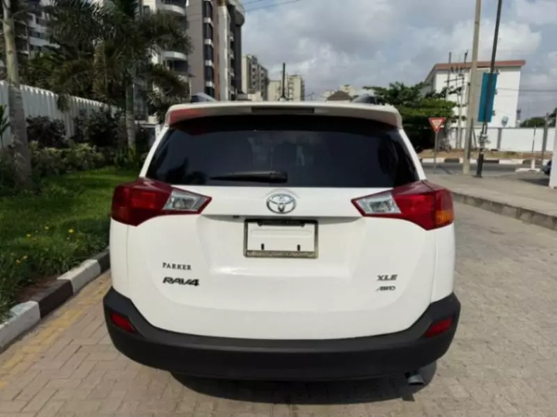 Toyota RAV4   - 2015