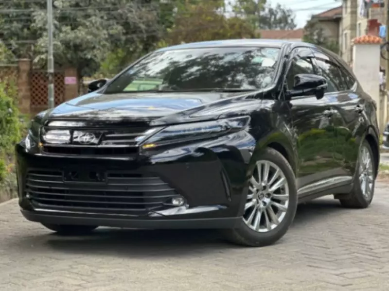 Toyota Harrier   - 2018