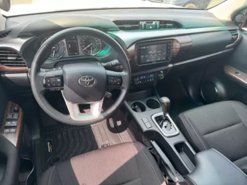 Toyota Hilux   - 2023