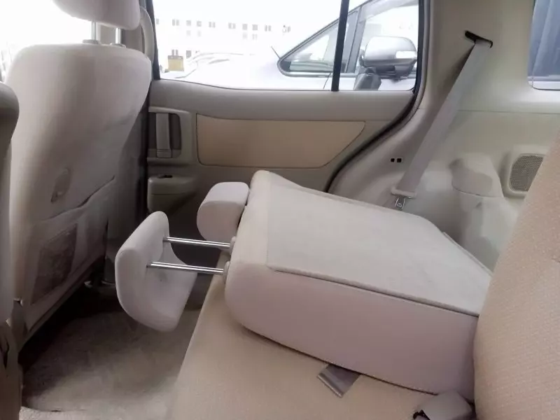 Toyota Raum    - 2010