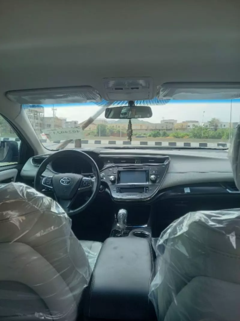 Toyota Avalon   - 2015