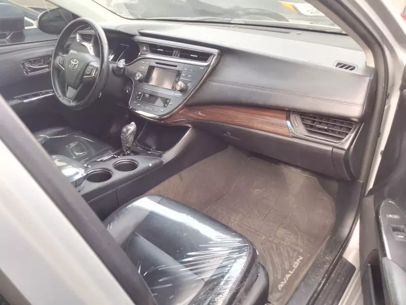Toyota Avalon   - 2013