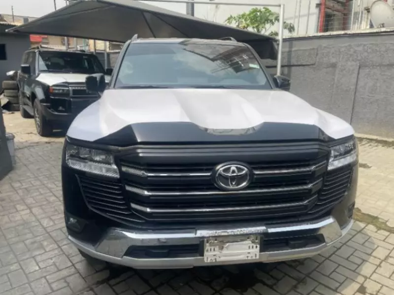 Toyota Land Cruiser   - 2024
