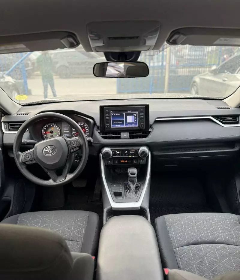 Toyota RAV 4   - 2021