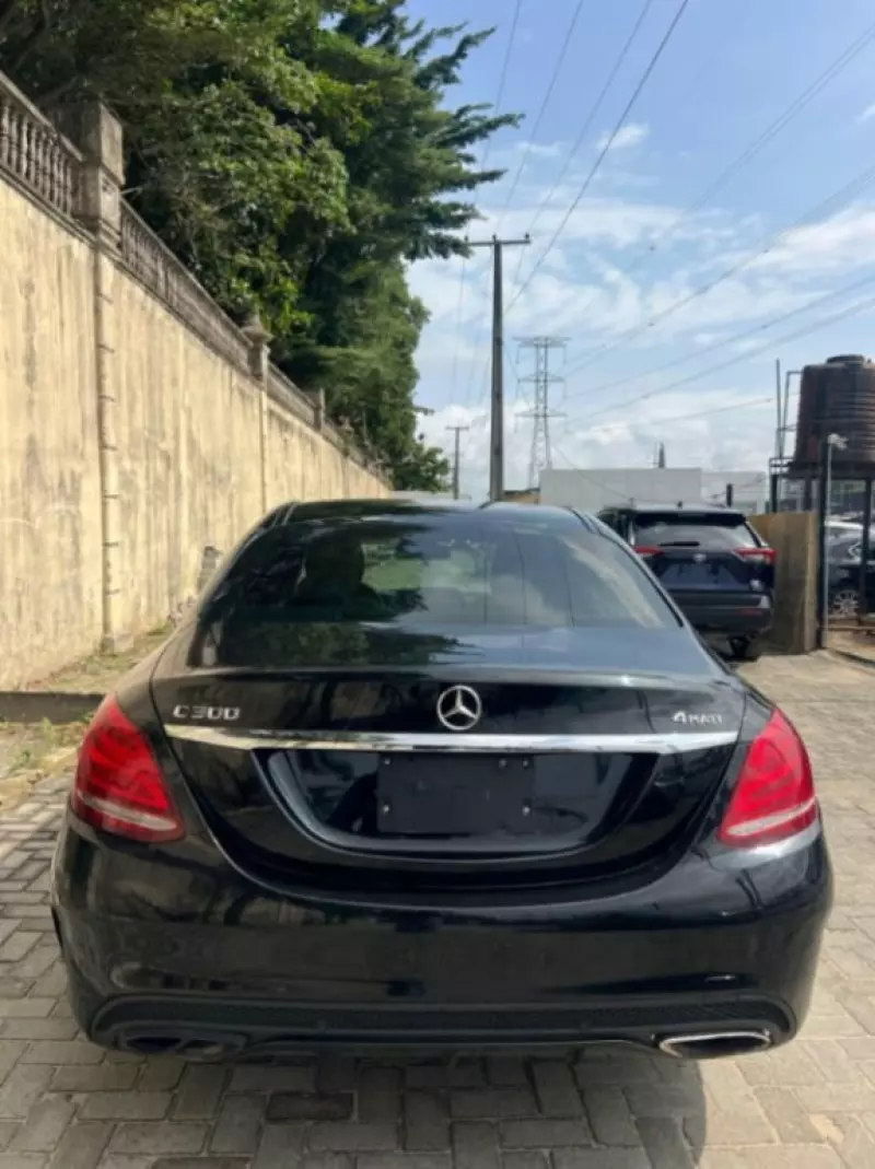 Mercedes-Benz C 300