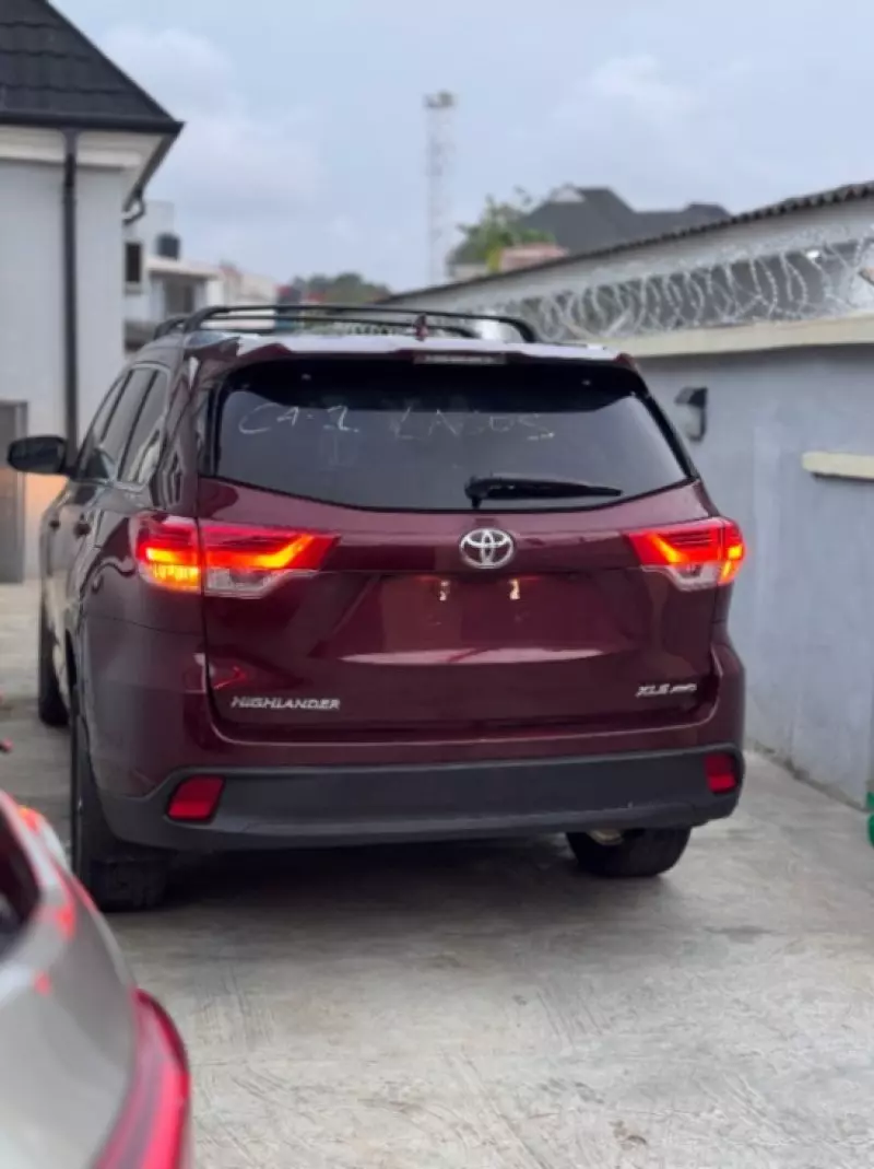 Toyota Highlander   - 2018