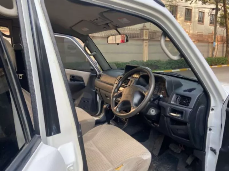 Mitsubishi Pajero   - 2001