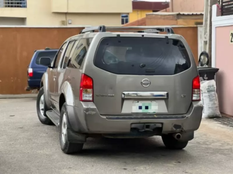 Nissan Pathfinder   - 2005