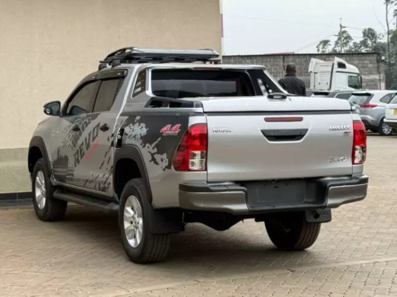 Toyota Hilux   - 2018