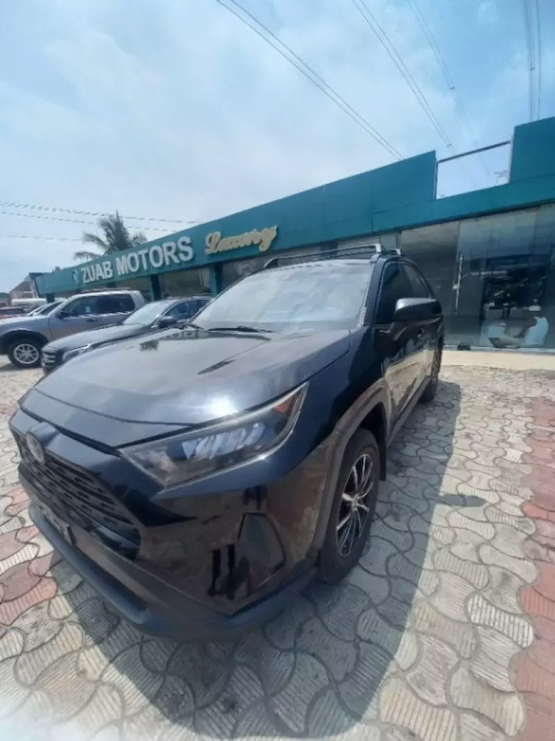 Toyota RAV4   - 2019