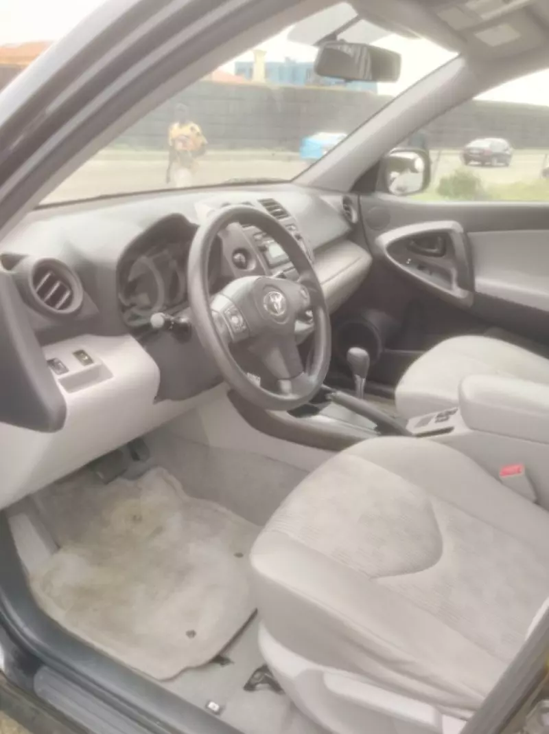 Toyota RAV 4   - 2013