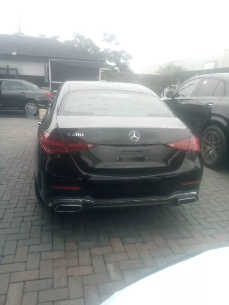 Mercedes-Benz C 300   - 2021
