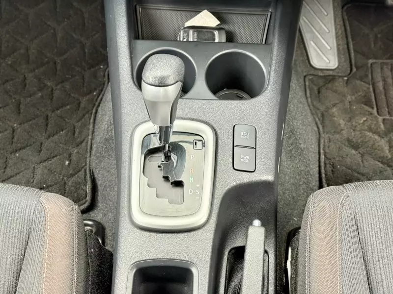 Toyota Hilux    - 2020