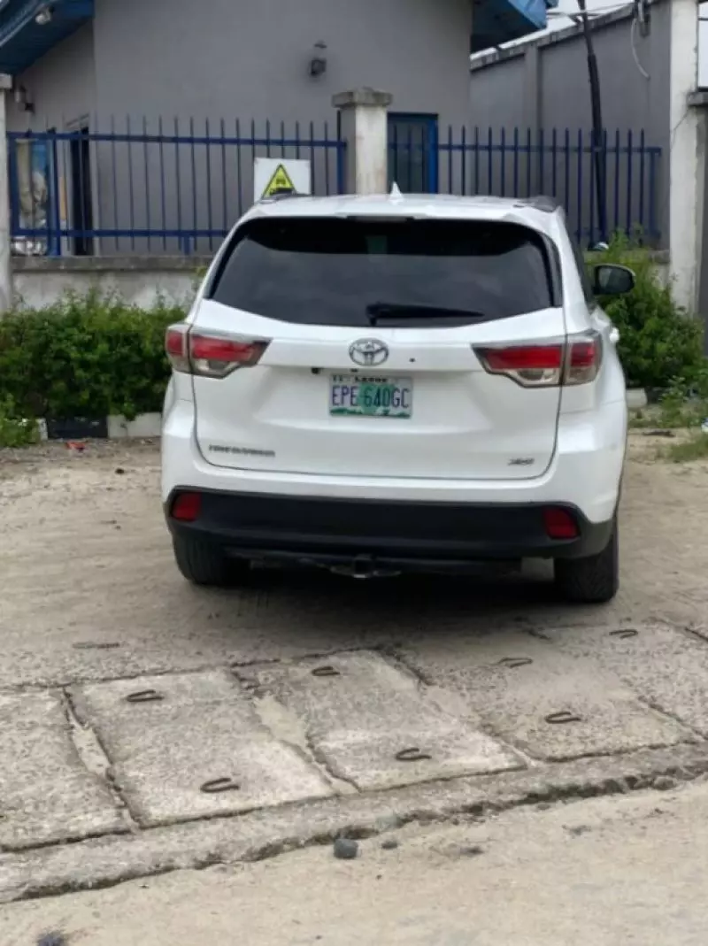 Toyota Highlander   - 2015