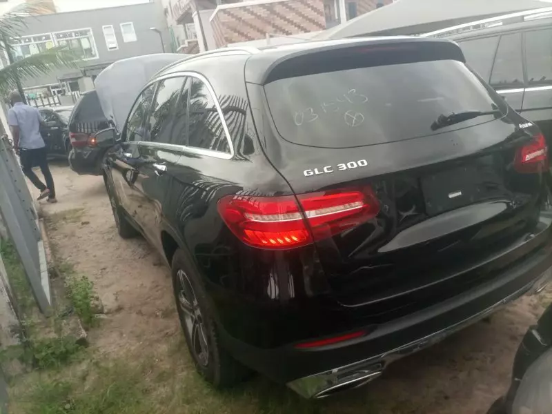 Mercedes-Benz GLC 300   - 2016