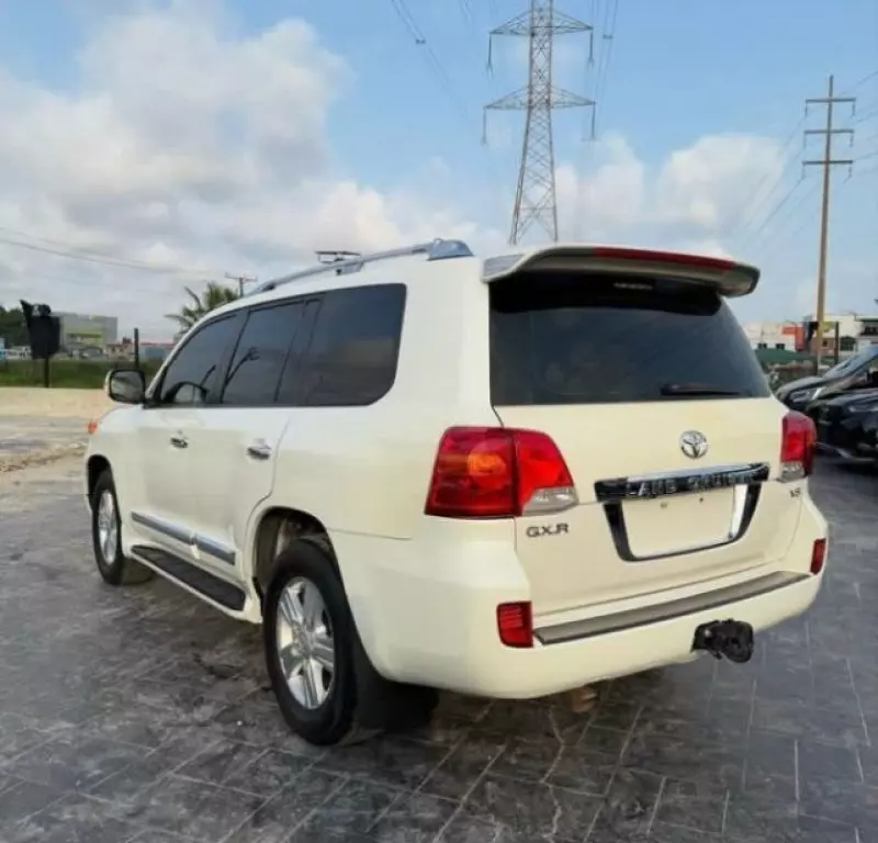 Toyota Land Cruiser GXR   - 2013
