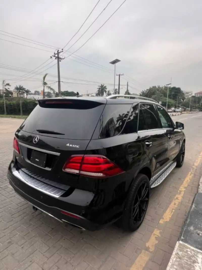 Mercedes-Benz GLE-Class   - 2016