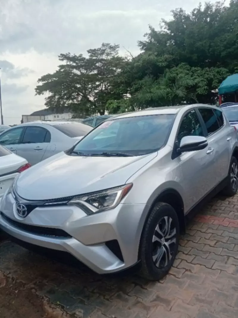 Toyota RAV4   - 2014