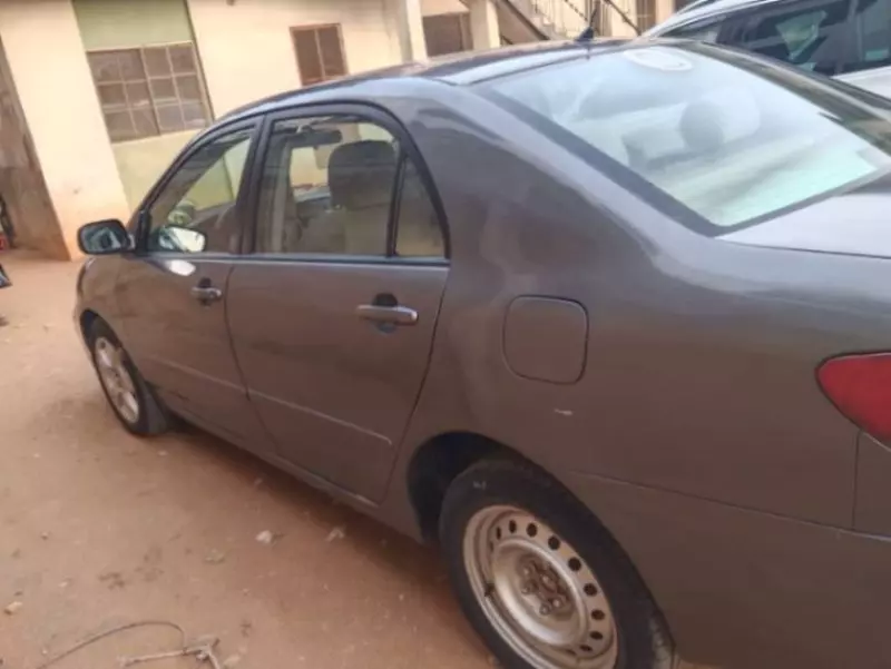 Toyota Corolla   - 2005