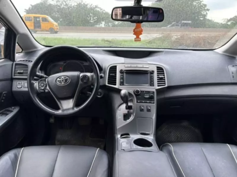 Toyota Venza   - 2013