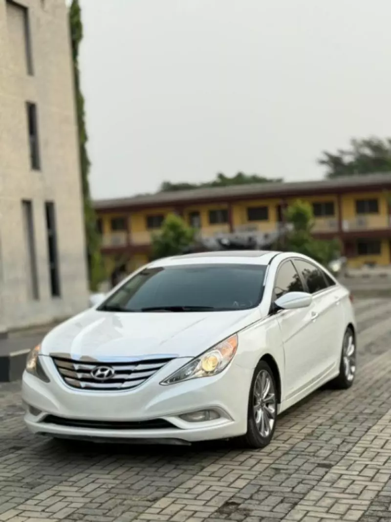 Hyundai Sonata - 2013