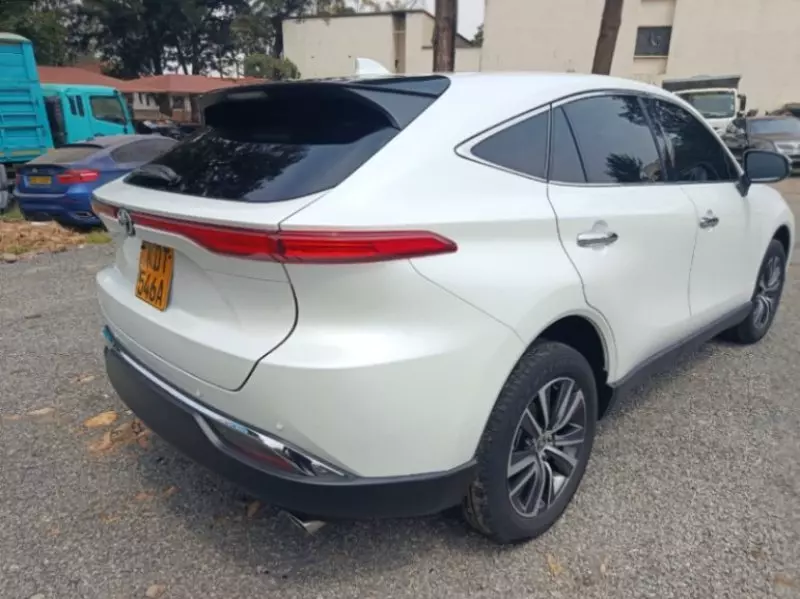 Toyota Harrier   - 2024