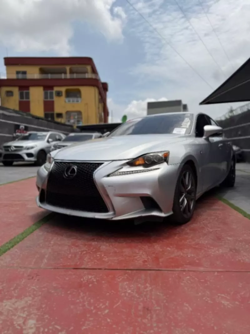Lexus IS   - 2014
