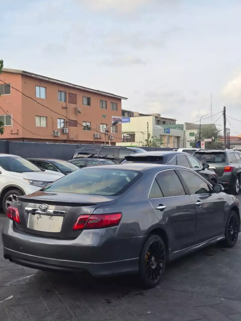 Toyota Camry   - 2007