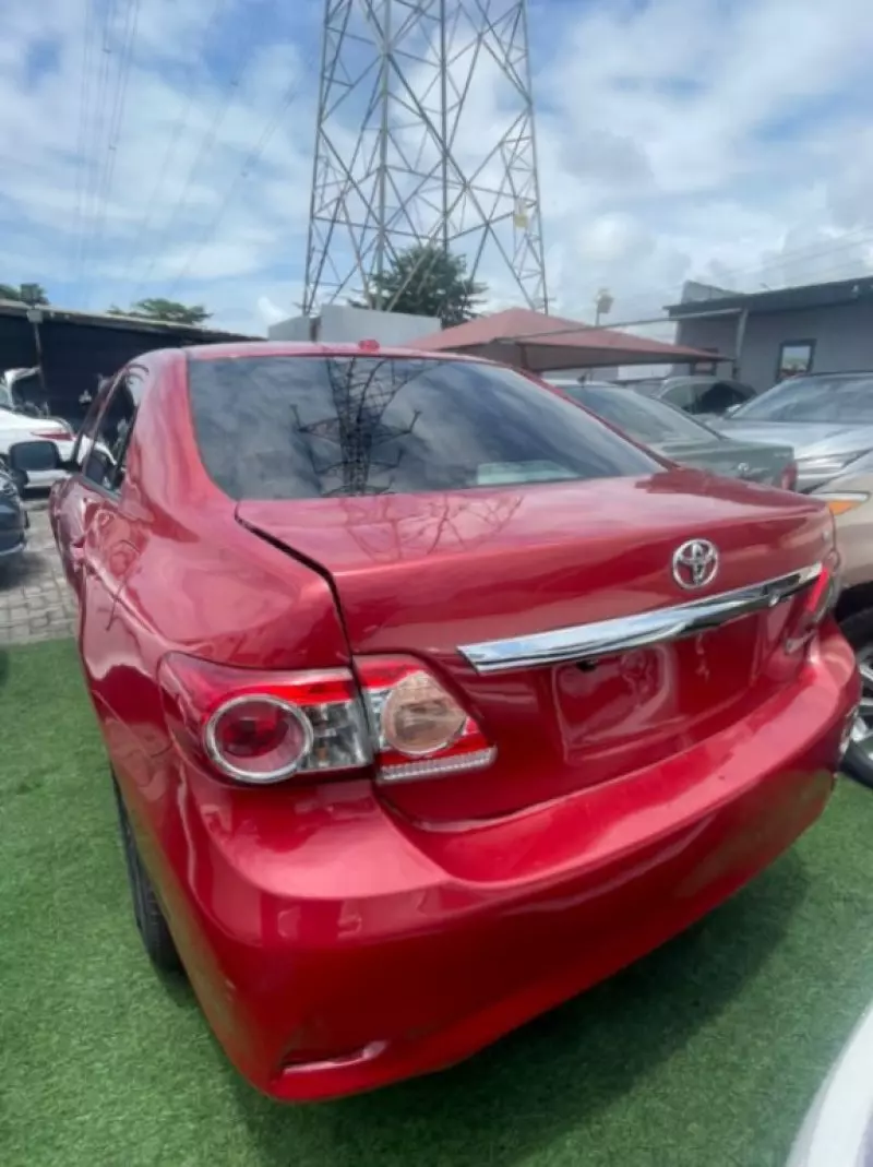 Toyota Corolla   - 2010