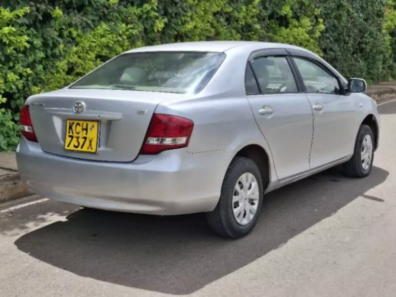 Toyota Axio    - 2010
