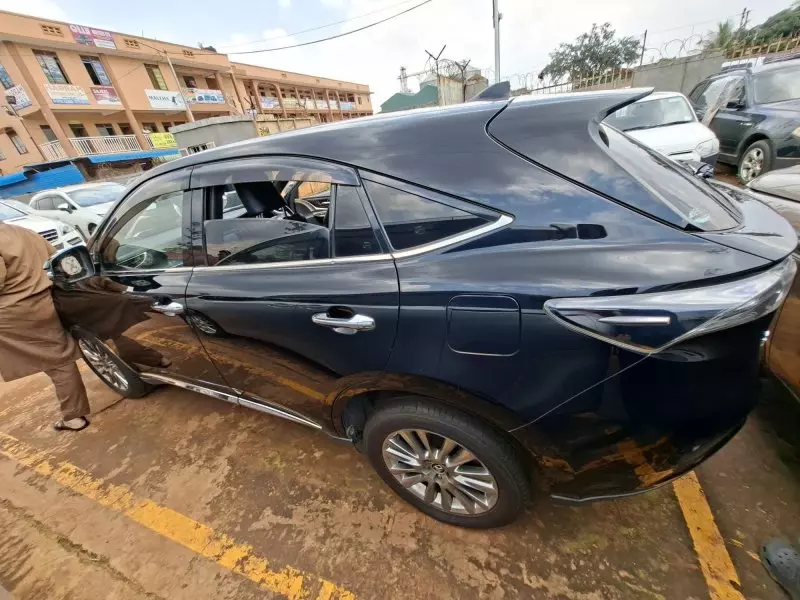 Toyota Harrier   - 2015