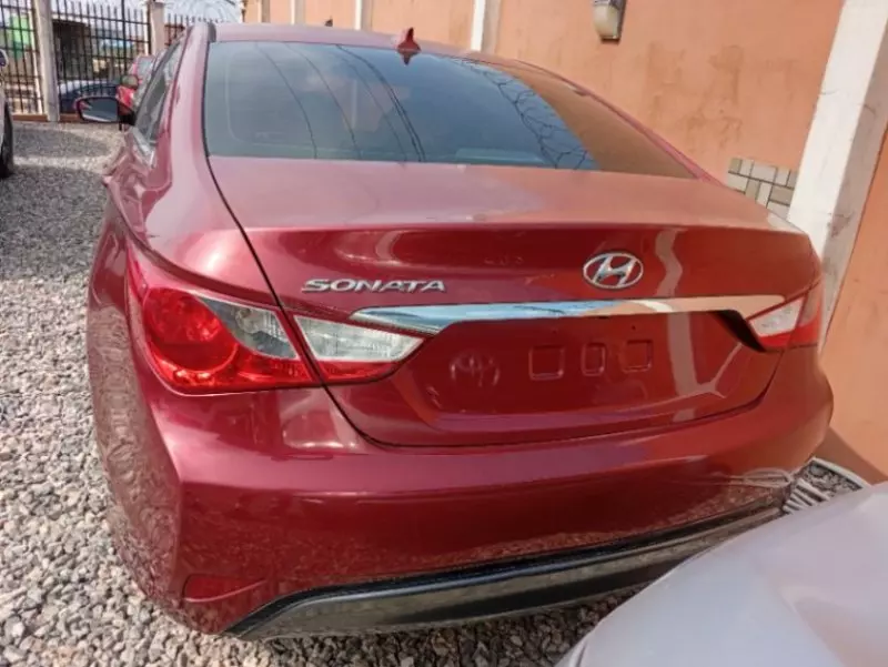 Hyundai Sonata   - 2014