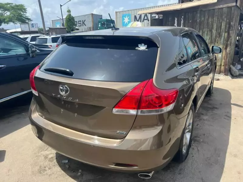 Toyota Venza   - 2010