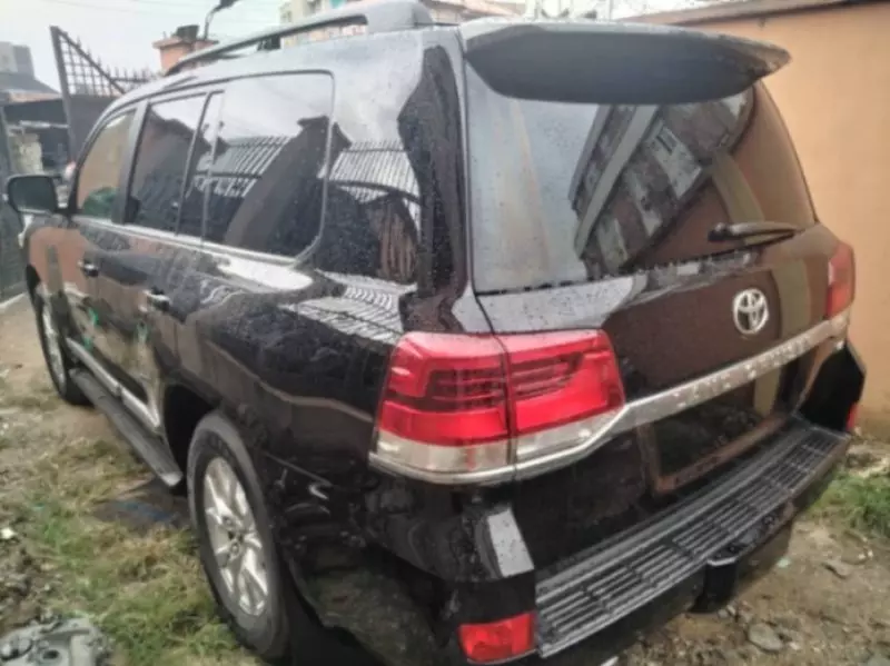 Toyota Landcruiser   - 2016