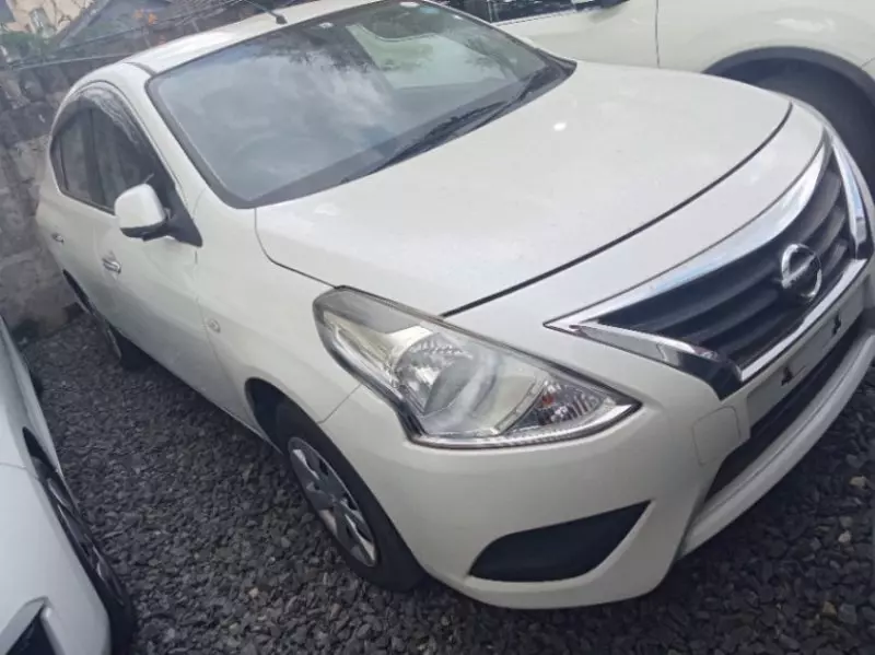 Nissan Latio   - 2015