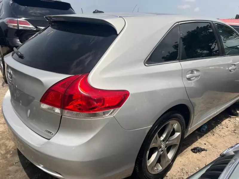 Toyota Venza   - 2012