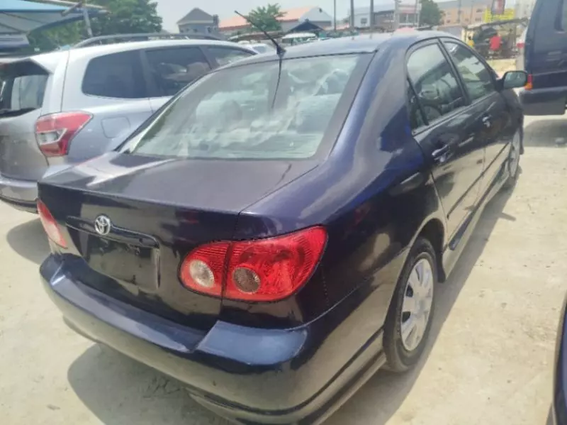 Toyota Corolla   - 2005