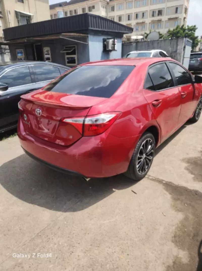 Toyota Corolla   - 2016