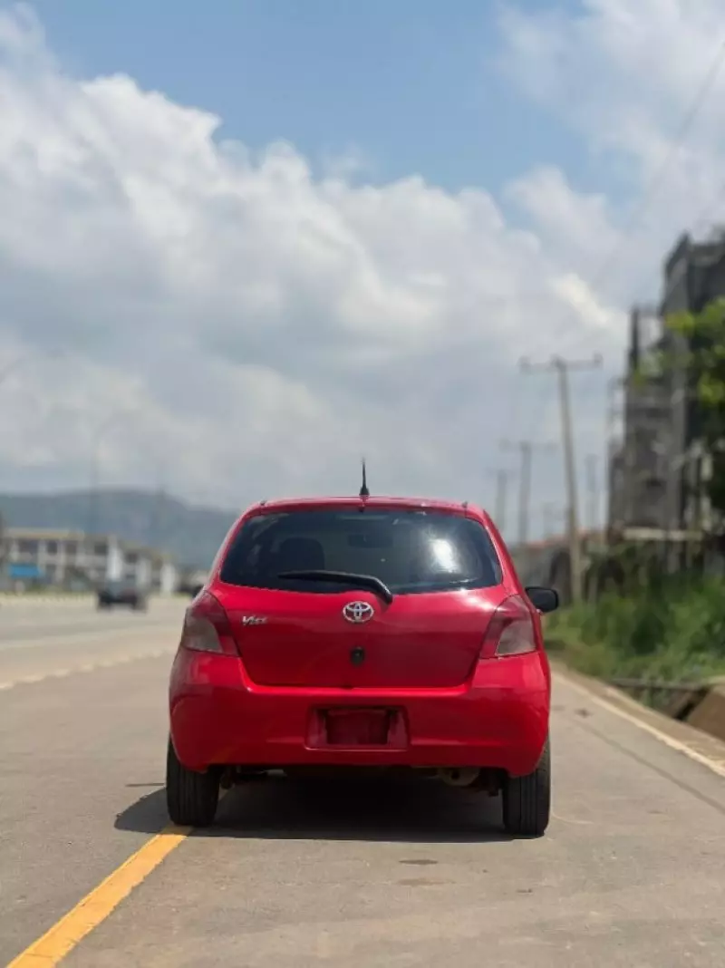 Toyota Vitz   - 2008