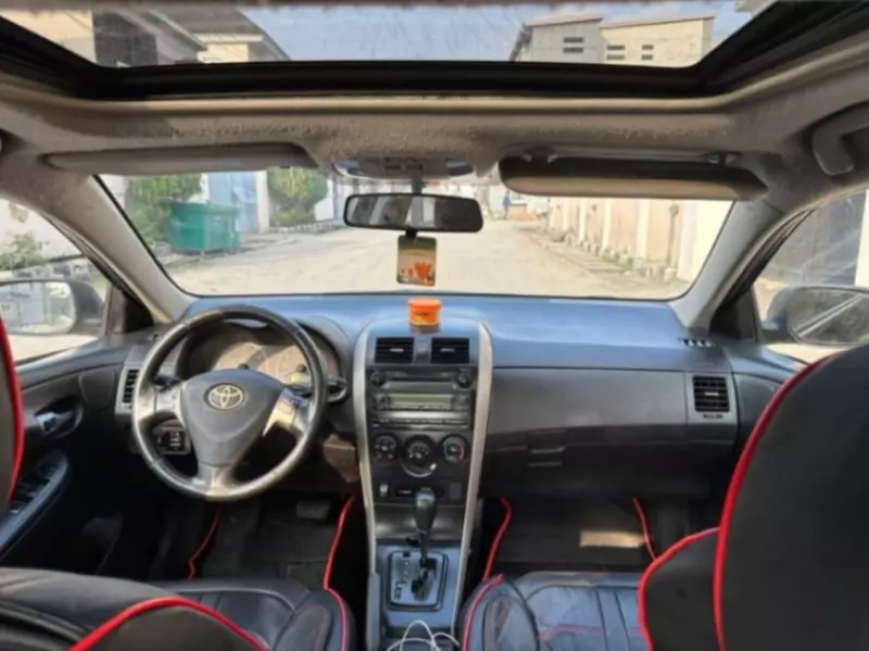 Toyota Camry   - 2011
