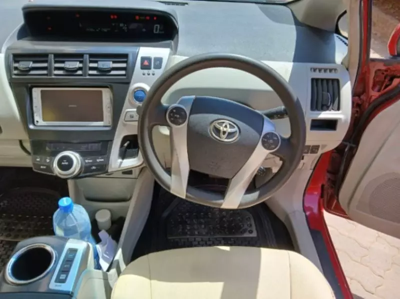 Toyota Prius   - 2013