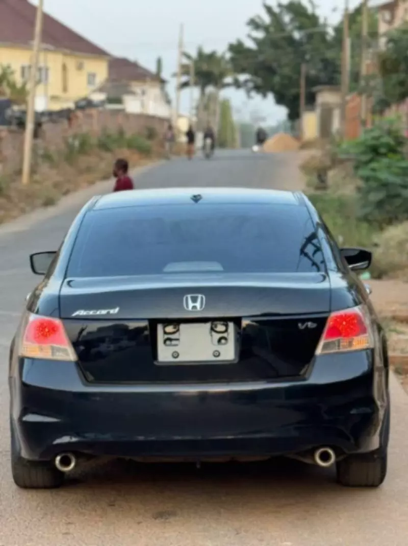 Honda Accord   - 2009