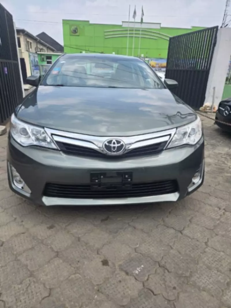 Toyota Camry   - 2014