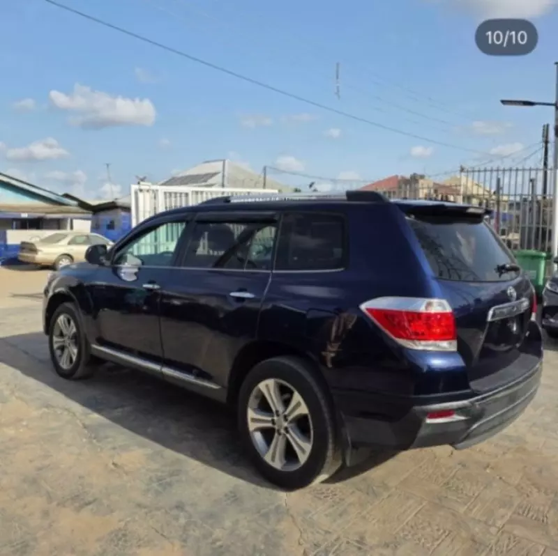 Toyota Highlander   - 2013