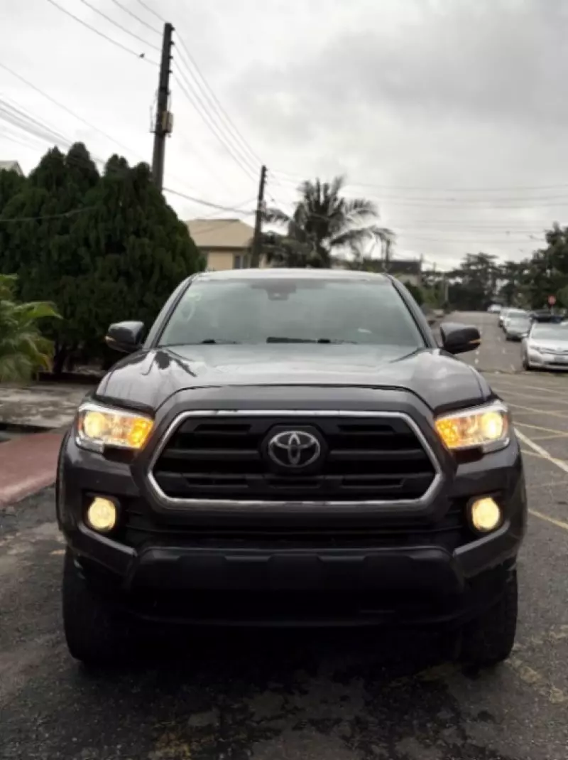 Toyota Tacoma   - 2019