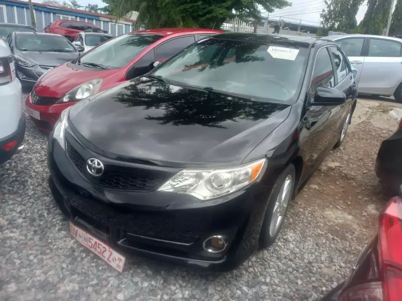 Toyota Camry   - 2013