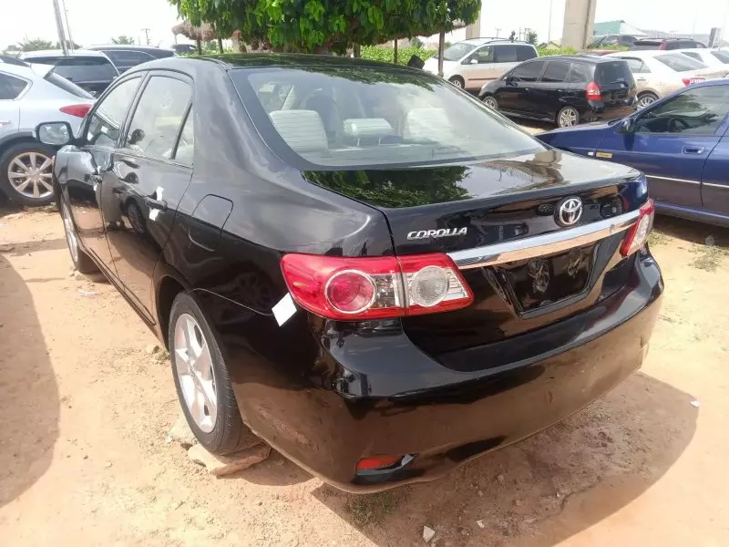 Toyota Corolla   - 2012