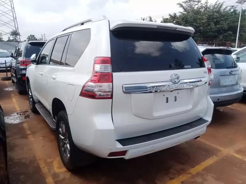 Toyota Landcruiser Prado   - 2016