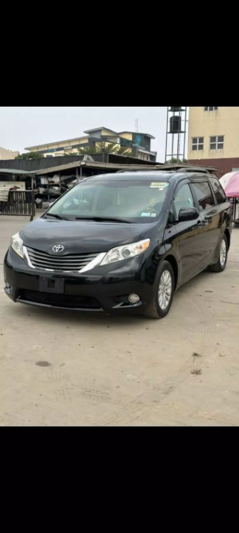 Toyota Sienna   - 2011